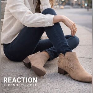 Kenneth Cole Reaction Beige Ankle Booties